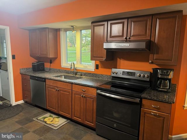 3 OWENWOOD DR, Lincoln University, PA 19352