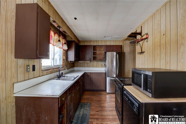 7246 East Route 20, Westfield, NY 14787