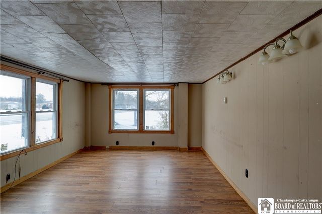 7246 East Route 20, Westfield, NY 14787