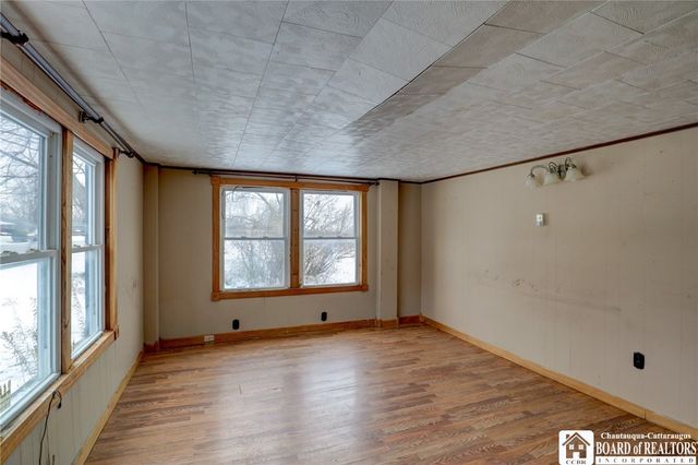 7246 East Route 20, Westfield, NY 14787