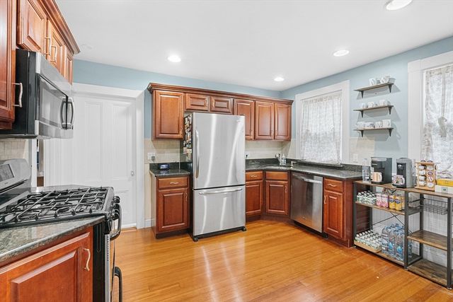 48 Eddy St 48, Newton, MA 02465