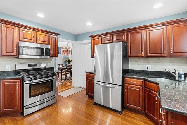 48 Eddy St 48, Newton, MA 02465