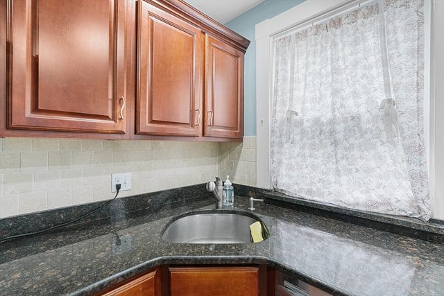 48 Eddy St 48, Newton, MA 02465