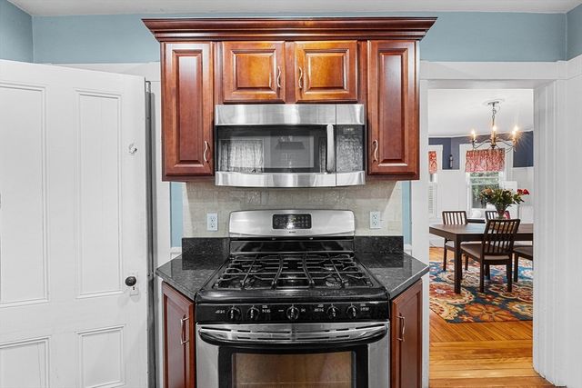 48 Eddy St 48, Newton, MA 02465