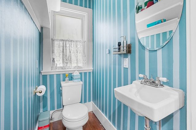 48 Eddy St 48, Newton, MA 02465