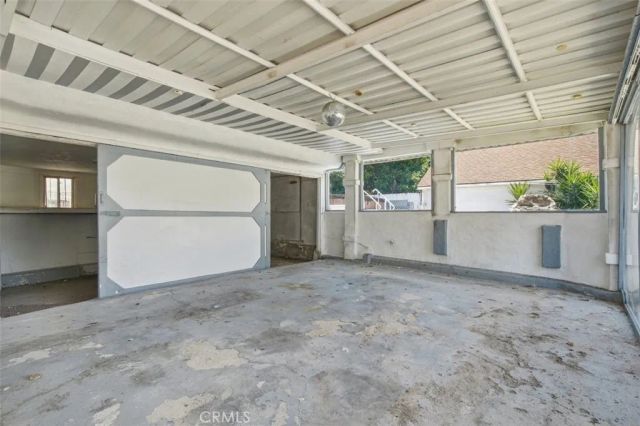 2136 W 75th Street, Los Angeles, CA 90047
