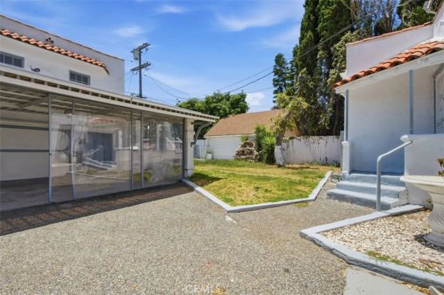 2136 W 75th Street, Los Angeles, CA 90047