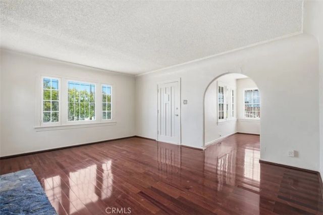 2136 W 75th Street, Los Angeles, CA 90047