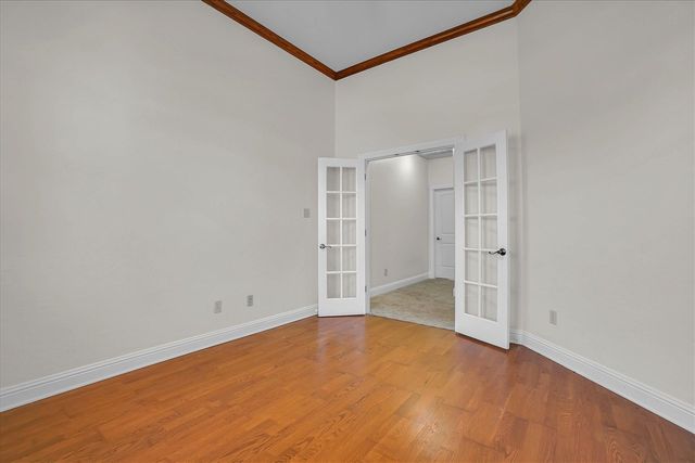 6 NW Lakewood Dr, Lawton, OK 73505