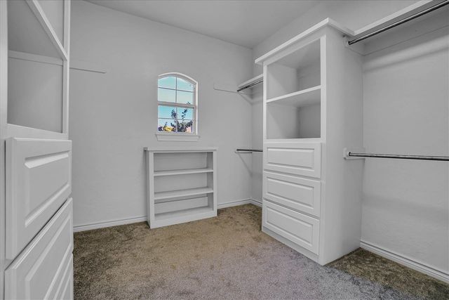 6 NW Lakewood Dr, Lawton, OK 73505