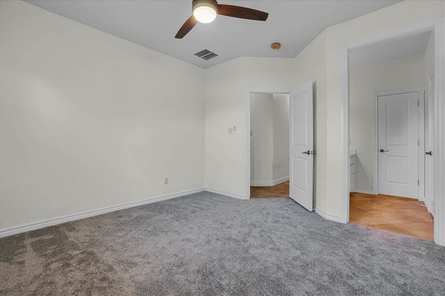 6 NW Lakewood Dr, Lawton, OK 73505