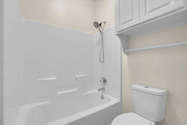 6 NW Lakewood Dr, Lawton, OK 73505