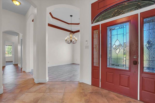 6 NW Lakewood Dr, Lawton, OK 73505