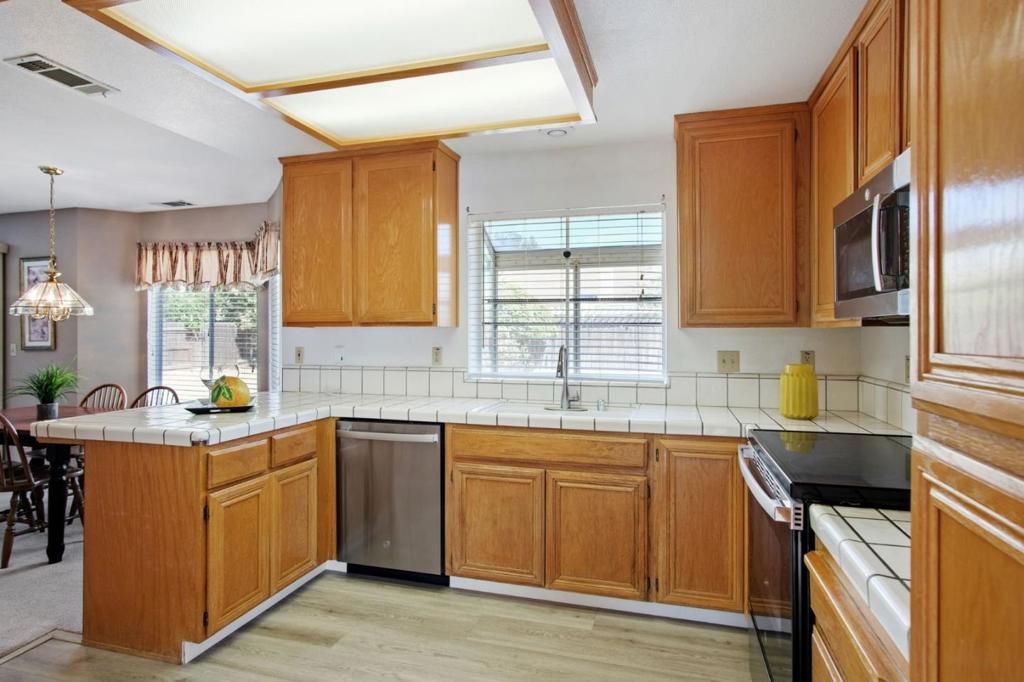 Image 18 of property listing at 1622 Fir, Los Banos, CA 93635