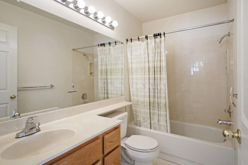 Image 26 of property listing at 1622 Fir, Los Banos, CA 93635