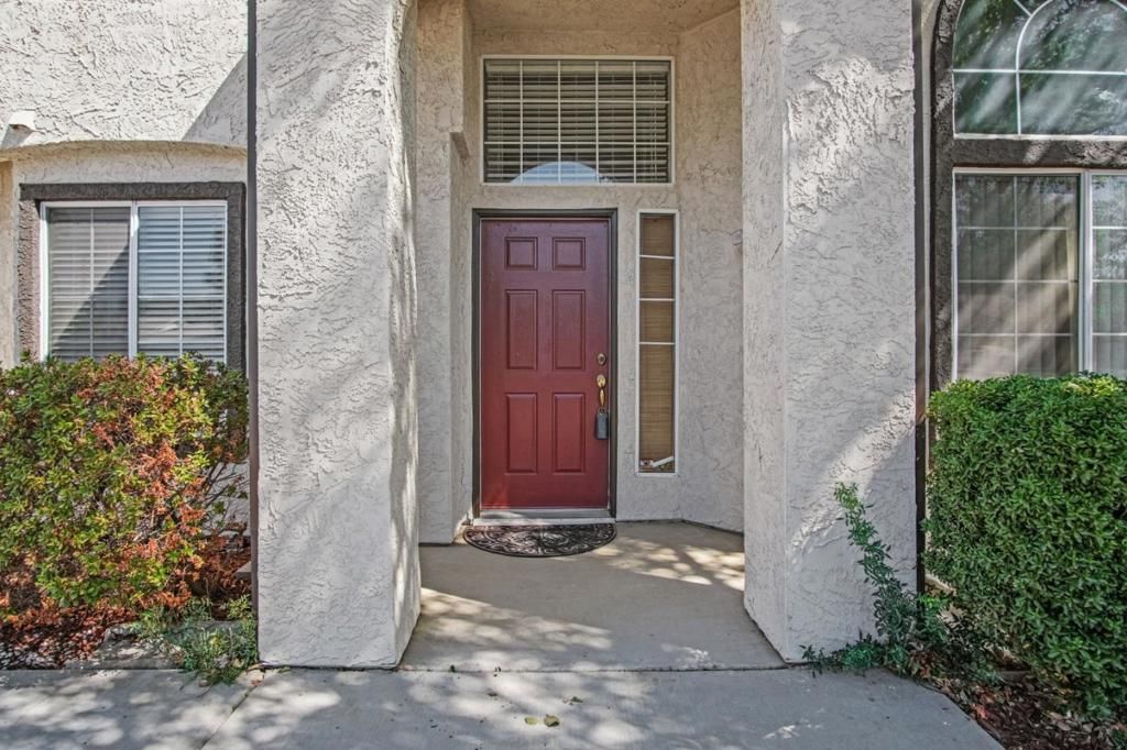 Image 3 of property listing at 1622 Fir, Los Banos, CA 93635