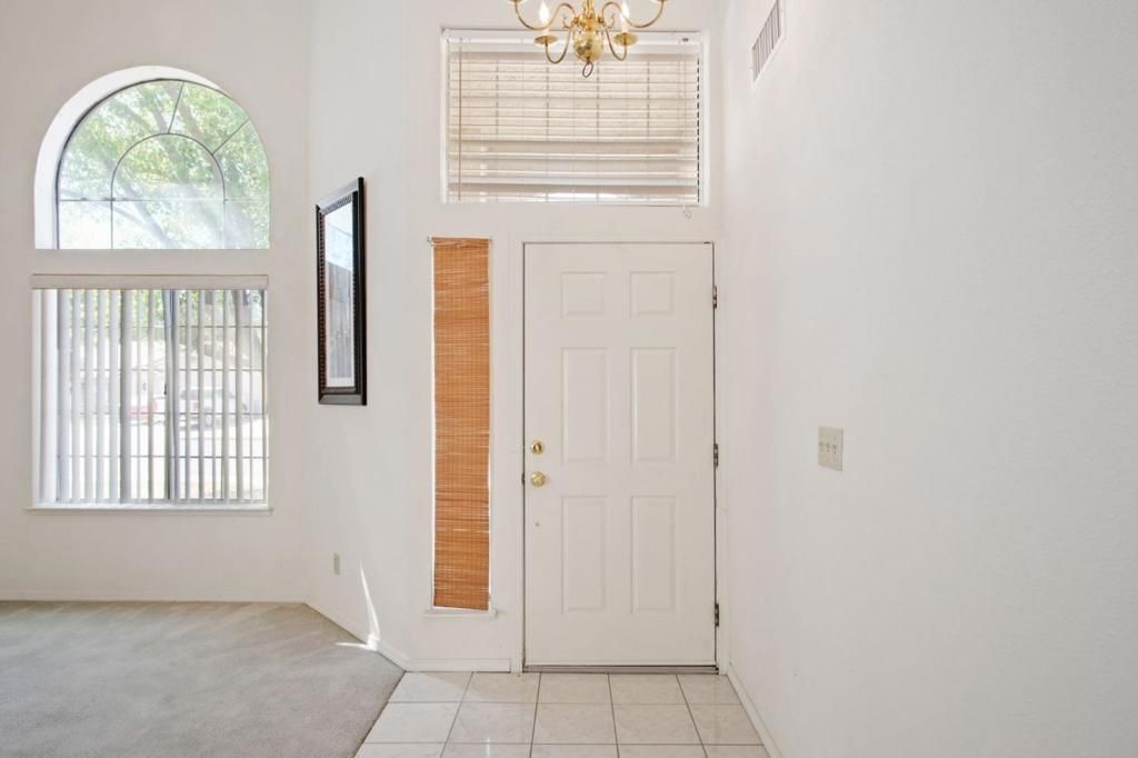 Image 4 of property listing at 1622 Fir, Los Banos, CA 93635