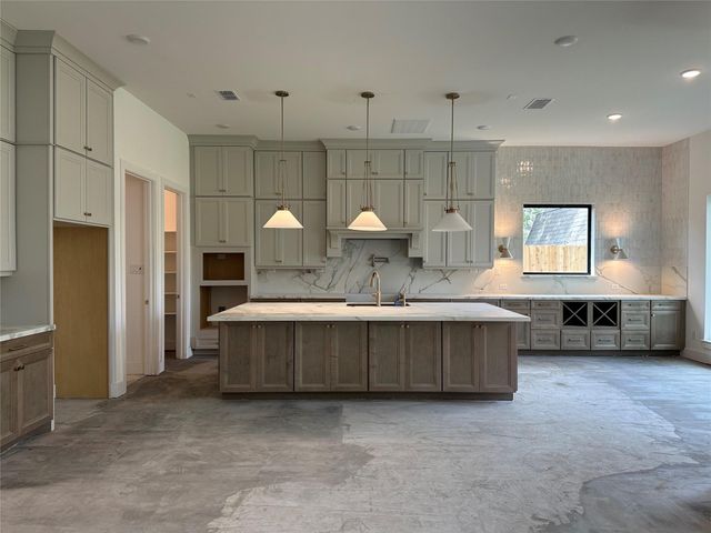 9630 Panola Way, Houston, TX 77055