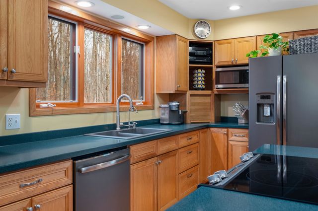 12777 S Woodhaven, Traverse City, MI 49684