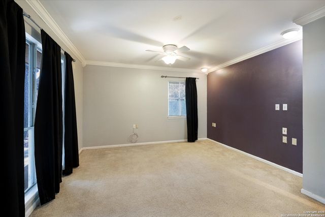 1305 G St., Floresville, TX 78114