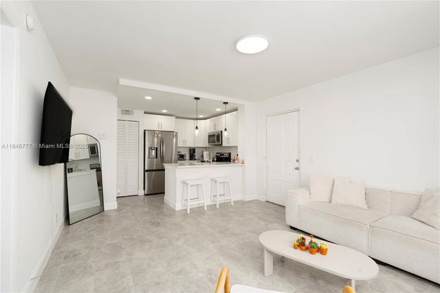 718 Executive Center Dr 112, West Palm Beach, FL 33401