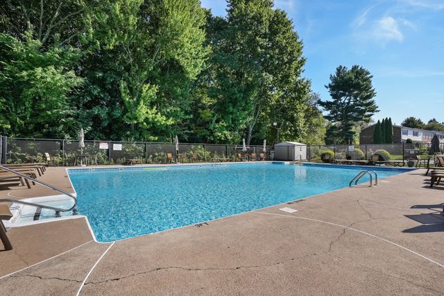 6 Jackson Drive 6, Milford, CT 06460