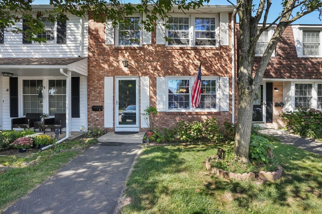 6 Jackson Drive 6, Milford, CT 06460