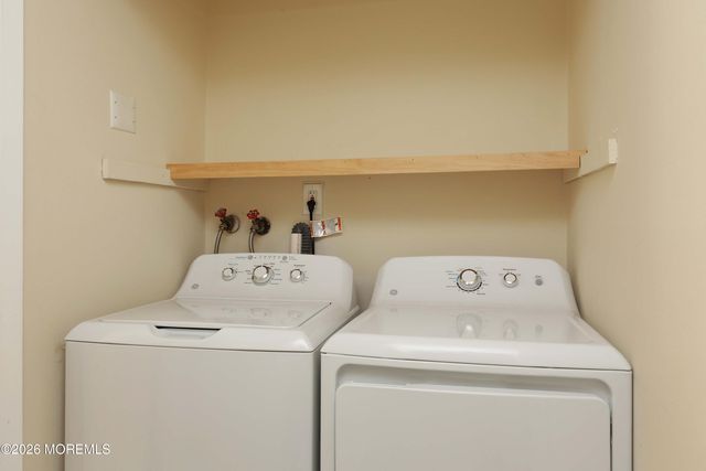 10 Newport Court B20, Brick, NJ 08724