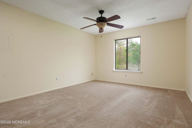 10 Newport Court B20, Brick, NJ 08724