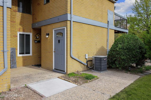 10 Newport Court B20, Brick, NJ 08724