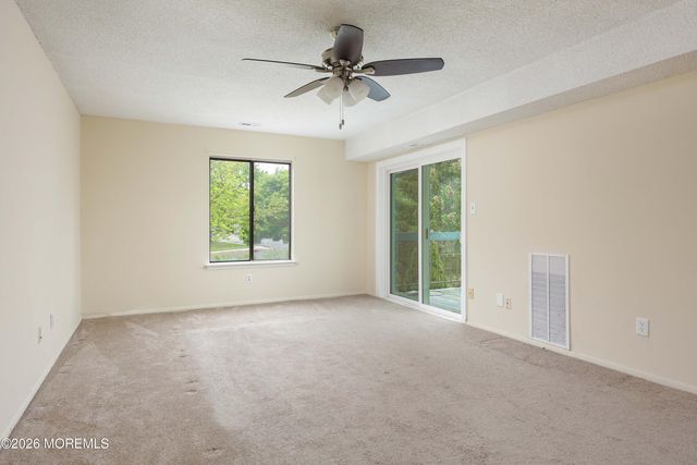 10 Newport Court B20, Brick, NJ 08724