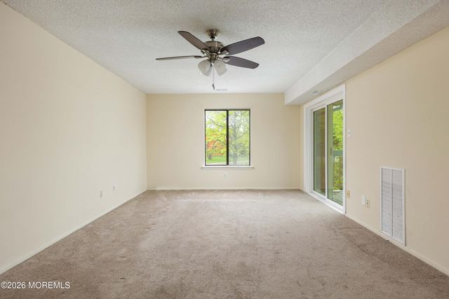 10 Newport Court B20, Brick, NJ 08724