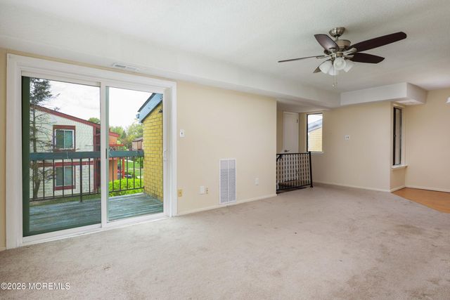 10 Newport Court B20, Brick, NJ 08724