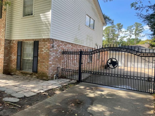 8218 Oak Moss Drive, Spring, TX 77379