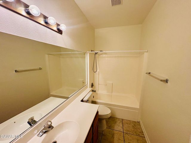 42309 Portland Lane, Lancaster, CA 93536