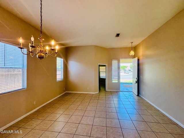 42309 Portland Lane, Lancaster, CA 93536