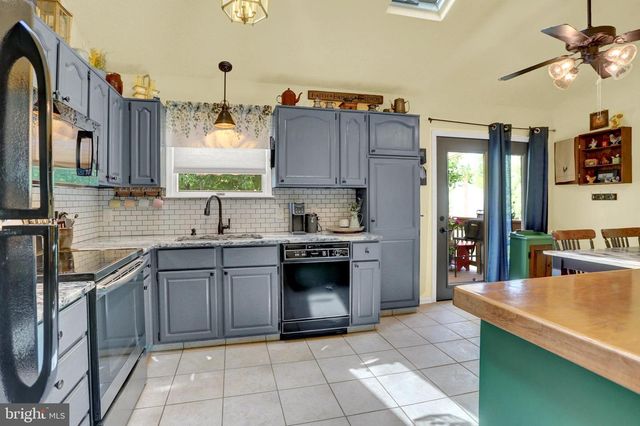 1200 CONEWAGO CREEK RD, Manchester, PA 17345