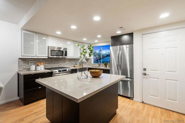 3974 Riviera Dr, San Diego, CA 92109