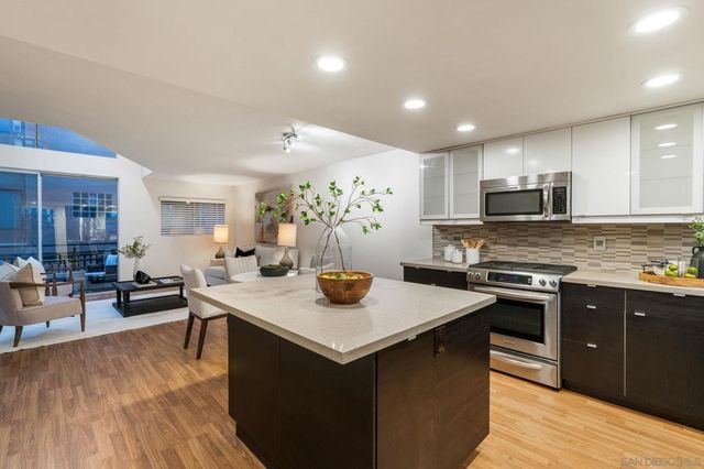 3974 Riviera Dr, San Diego, CA 92109
