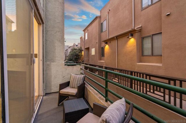 3974 Riviera Dr, San Diego, CA 92109