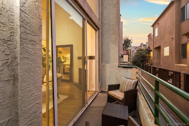 3974 Riviera Dr, San Diego, CA 92109