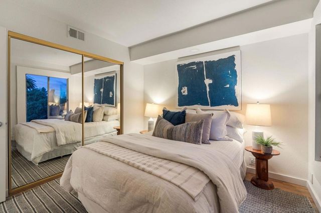 3974 Riviera Dr, San Diego, CA 92109