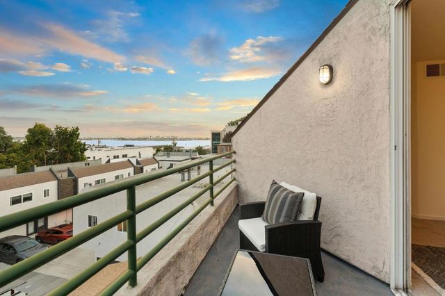 3974 Riviera Dr, San Diego, CA 92109