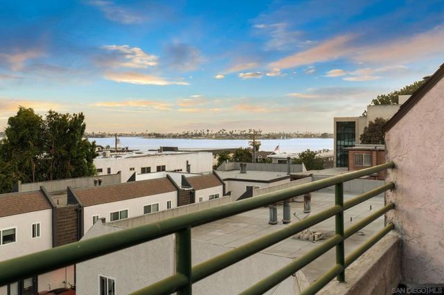 3974 Riviera Dr, San Diego, CA 92109