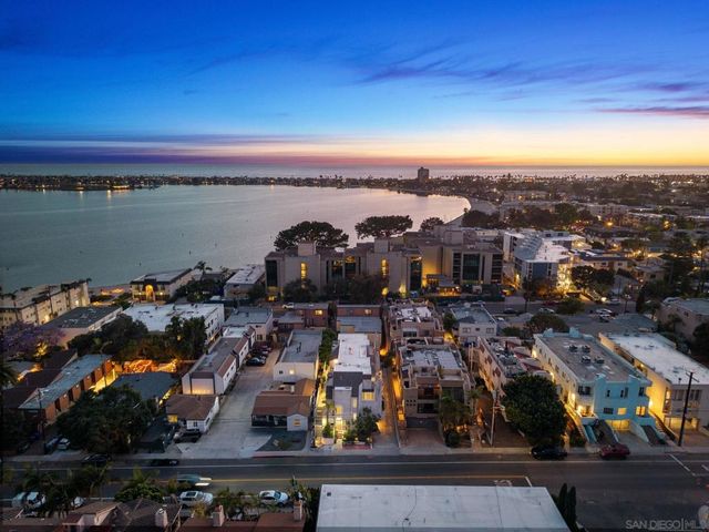 3974 Riviera Dr, San Diego, CA 92109
