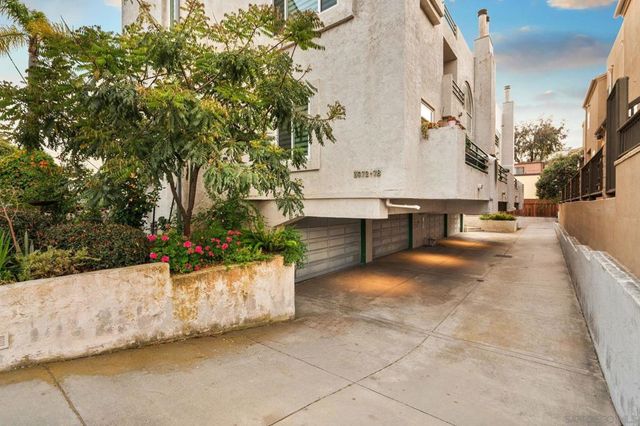 3974 Riviera Dr, San Diego, CA 92109