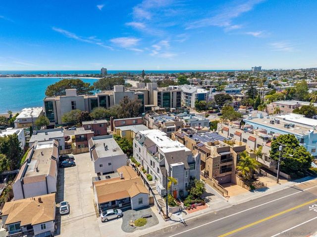 3974 Riviera Dr, San Diego, CA 92109