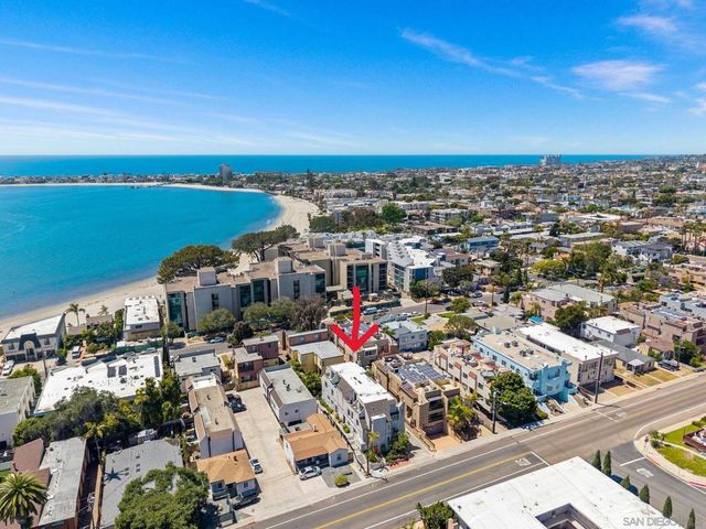 3974 Riviera Dr, San Diego, CA 92109