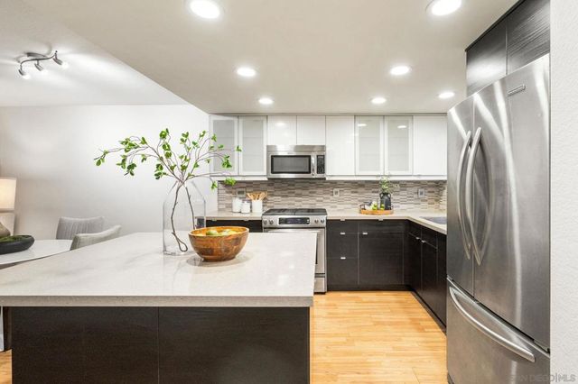 3974 Riviera Dr, San Diego, CA 92109
