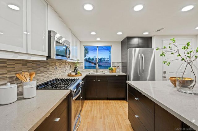 3974 Riviera Dr, San Diego, CA 92109